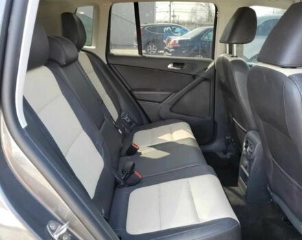 Серый Фольксваген Тигуан, объемом двигателя 2 л и пробегом 227 тыс. км за 9600 $, фото 8 на Automoto.ua