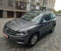 Сірий Фольксваген Тігуан, об'ємом двигуна 2 л та пробігом 193 тис. км за 12999 $, фото 1 на Automoto.ua