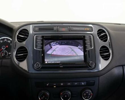 Серый Фольксваген Тигуан, объемом двигателя 2 л и пробегом 129 тыс. км за 3000 $, фото 17 на Automoto.ua