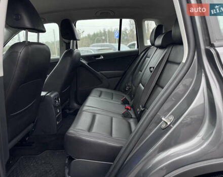 Серый Фольксваген Тигуан, объемом двигателя 2 л и пробегом 169 тыс. км за 12300 $, фото 32 на Automoto.ua