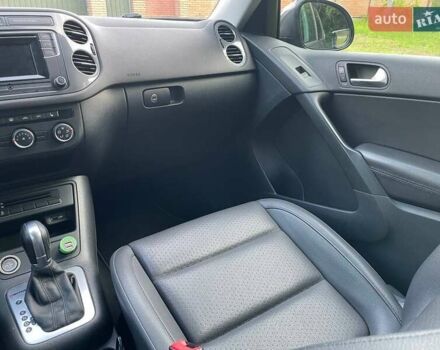 Сірий Фольксваген Тігуан, об'ємом двигуна 2 л та пробігом 133 тис. км за 13499 $, фото 22 на Automoto.ua