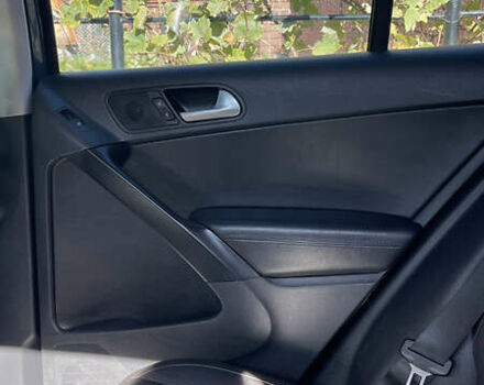 Сірий Фольксваген Тігуан, об'ємом двигуна 1.98 л та пробігом 148 тис. км за 13000 $, фото 13 на Automoto.ua