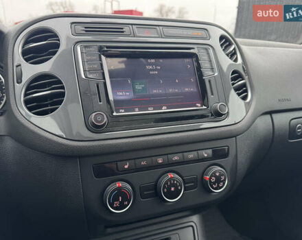 Серый Фольксваген Тигуан, объемом двигателя 2 л и пробегом 106 тыс. км за 15300 $, фото 31 на Automoto.ua