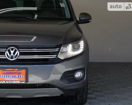 Серый Фольксваген Тигуан, объемом двигателя 2 л и пробегом 129 тыс. км за 3000 $, фото 1 на Automoto.ua