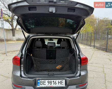 Серый Фольксваген Тигуан, объемом двигателя 2 л и пробегом 163 тыс. км за 15700 $, фото 54 на Automoto.ua