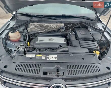 Серый Фольксваген Тигуан, объемом двигателя 1.98 л и пробегом 132 тыс. км за 12900 $, фото 25 на Automoto.ua