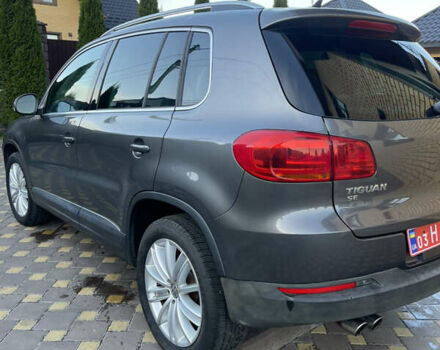 Сірий Фольксваген Тігуан, об'ємом двигуна 2 л та пробігом 205 тис. км за 10800 $, фото 8 на Automoto.ua