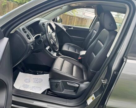 Серый Фольксваген Тигуан, объемом двигателя 2 л и пробегом 74 тыс. км за 7900 $, фото 7 на Automoto.ua