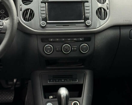 Сірий Фольксваген Тігуан, об'ємом двигуна 1.99 л та пробігом 51 тис. км за 17500 $, фото 9 на Automoto.ua