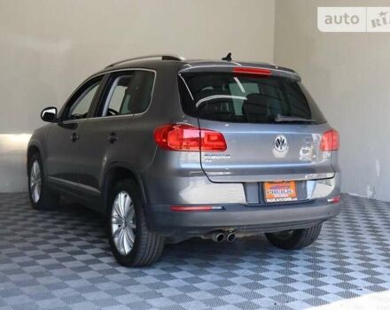Сірий Фольксваген Тігуан, об'ємом двигуна 2 л та пробігом 131 тис. км за 2900 $, фото 4 на Automoto.ua