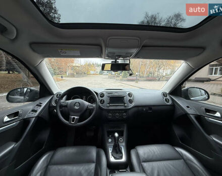 Сірий Фольксваген Тігуан, об'ємом двигуна 1.99 л та пробігом 51 тис. км за 17500 $, фото 8 на Automoto.ua