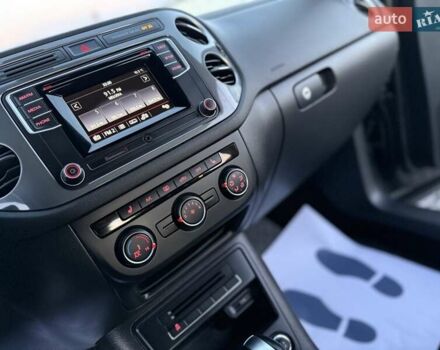 Серый Фольксваген Тигуан, объемом двигателя 2 л и пробегом 135 тыс. км за 11950 $, фото 54 на Automoto.ua