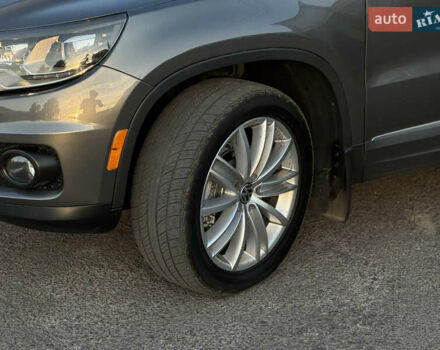 Серый Фольксваген Тигуан, объемом двигателя 2 л и пробегом 199 тыс. км за 12200 $, фото 6 на Automoto.ua