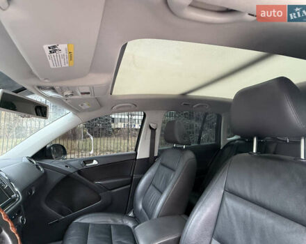 Серый Фольксваген Тигуан, объемом двигателя 2 л и пробегом 163 тыс. км за 15700 $, фото 34 на Automoto.ua