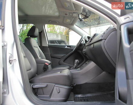 Серый Фольксваген Тигуан, объемом двигателя 2 л и пробегом 186 тыс. км за 14900 $, фото 59 на Automoto.ua