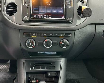 Сірий Фольксваген Тігуан, об'ємом двигуна 2 л та пробігом 204 тис. км за 13200 $, фото 10 на Automoto.ua