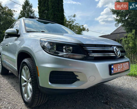 Серый Фольксваген Тигуан, объемом двигателя 2 л и пробегом 128 тыс. км за 15000 $, фото 1 на Automoto.ua