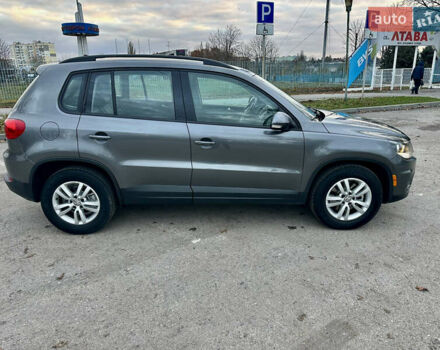 Сірий Фольксваген Тігуан, об'ємом двигуна 2 л та пробігом 150 тис. км за 12300 $, фото 7 на Automoto.ua