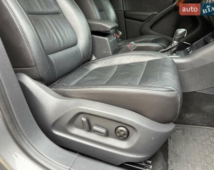 Серый Фольксваген Тигуан, объемом двигателя 2 л и пробегом 163 тыс. км за 15700 $, фото 46 на Automoto.ua