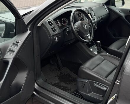 Серый Фольксваген Тигуан, объемом двигателя 2 л и пробегом 169 тыс. км за 12300 $, фото 20 на Automoto.ua