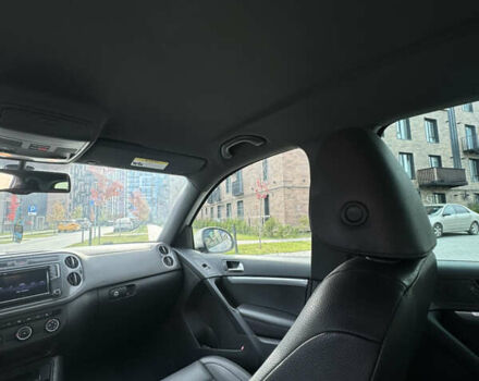 Сірий Фольксваген Тігуан, об'ємом двигуна 2 л та пробігом 175 тис. км за 12750 $, фото 58 на Automoto.ua