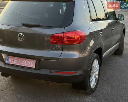 Серый Фольксваген Тигуан, объемом двигателя 2 л и пробегом 199 тыс. км за 12200 $, фото 12 на Automoto.ua