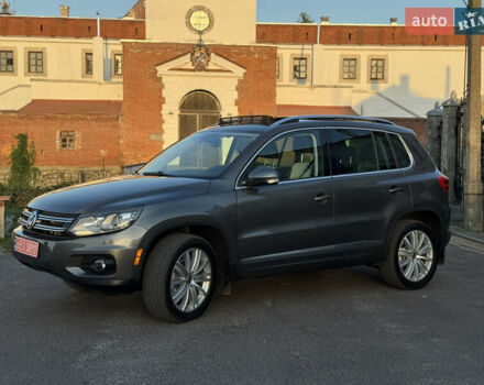 Серый Фольксваген Тигуан, объемом двигателя 2 л и пробегом 199 тыс. км за 12200 $, фото 1 на Automoto.ua