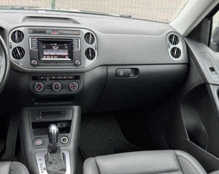 Серый Фольксваген Тигуан, объемом двигателя 2 л и пробегом 169 тыс. км за 12300 $, фото 15 на Automoto.ua