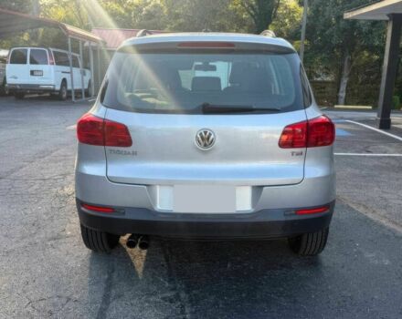 Сірий Фольксваген Тігуан, об'ємом двигуна 2 л та пробігом 71 тис. км за 7600 $, фото 6 на Automoto.ua