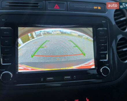 Серый Фольксваген Тигуан, объемом двигателя 2 л и пробегом 220 тыс. км за 12350 $, фото 21 на Automoto.ua