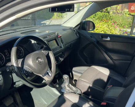 Сірий Фольксваген Тігуан, об'ємом двигуна 1.98 л та пробігом 148 тис. км за 13000 $, фото 12 на Automoto.ua