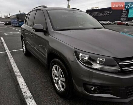 Серый Фольксваген Тигуан, объемом двигателя 1.98 л и пробегом 167 тыс. км за 10500 $, фото 5 на Automoto.ua
