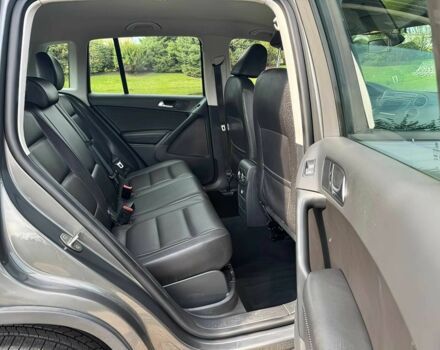 Серый Фольксваген Тигуан, объемом двигателя 2 л и пробегом 74 тыс. км за 7900 $, фото 13 на Automoto.ua