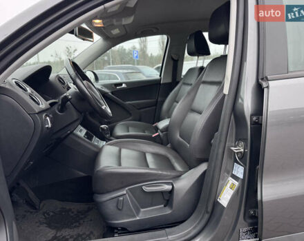 Серый Фольксваген Тигуан, объемом двигателя 2 л и пробегом 169 тыс. км за 12300 $, фото 31 на Automoto.ua