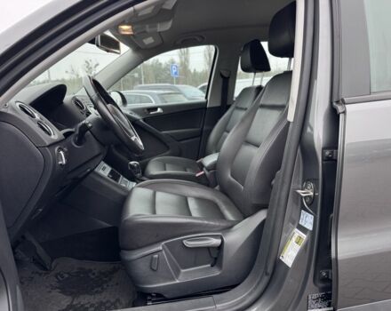 Серый Фольксваген Тигуан, объемом двигателя 2 л и пробегом 169 тыс. км за 12300 $, фото 21 на Automoto.ua