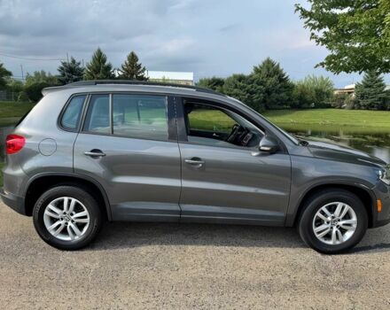 Серый Фольксваген Тигуан, объемом двигателя 2 л и пробегом 74 тыс. км за 7900 $, фото 6 на Automoto.ua