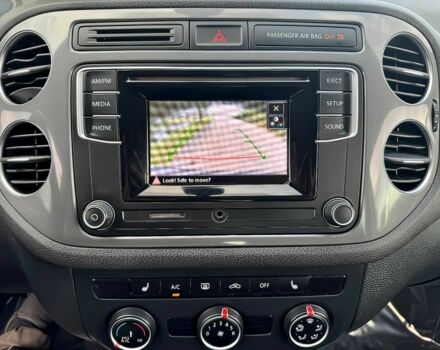 Серый Фольксваген Тигуан, объемом двигателя 2 л и пробегом 74 тыс. км за 7900 $, фото 10 на Automoto.ua