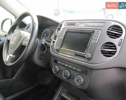 Серый Фольксваген Тигуан, объемом двигателя 2 л и пробегом 186 тыс. км за 14900 $, фото 63 на Automoto.ua