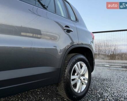Серый Фольксваген Тигуан, объемом двигателя 2 л и пробегом 135 тыс. км за 11950 $, фото 29 на Automoto.ua