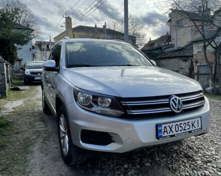 Сірий Фольксваген Тігуан, об'ємом двигуна 2 л та пробігом 40 тис. км за 17999 $, фото 1 на Automoto.ua