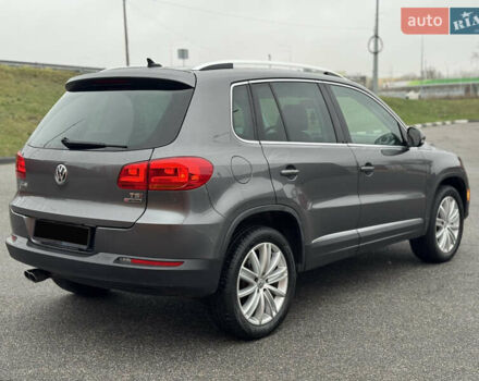 Серый Фольксваген Тигуан, объемом двигателя 2 л и пробегом 106 тыс. км за 15300 $, фото 4 на Automoto.ua