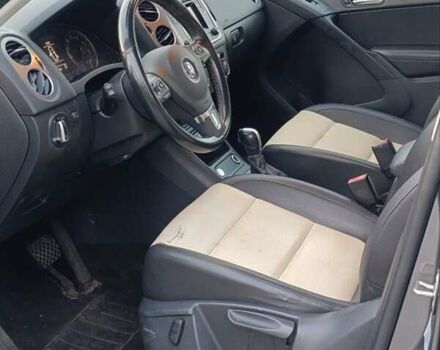 Сірий Фольксваген Тігуан, об'ємом двигуна 2 л та пробігом 205 тис. км за 12200 $, фото 24 на Automoto.ua