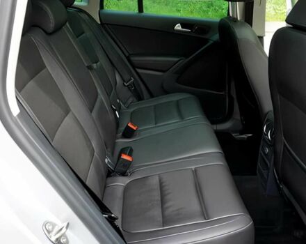 Серый Фольксваген Тигуан, объемом двигателя 2 л и пробегом 77 тыс. км за 8900 $, фото 13 на Automoto.ua