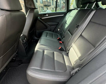 Сірий Фольксваген Тігуан, об'ємом двигуна 2 л та пробігом 175 тис. км за 12750 $, фото 52 на Automoto.ua