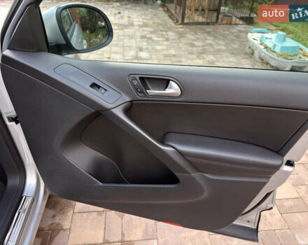 Серый Фольксваген Тигуан, объемом двигателя 1.98 л и пробегом 142 тыс. км за 12800 $, фото 32 на Automoto.ua