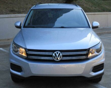 Серый Фольксваген Тигуан, объемом двигателя 2 л и пробегом 70 тыс. км за 4100 $, фото 1 на Automoto.ua