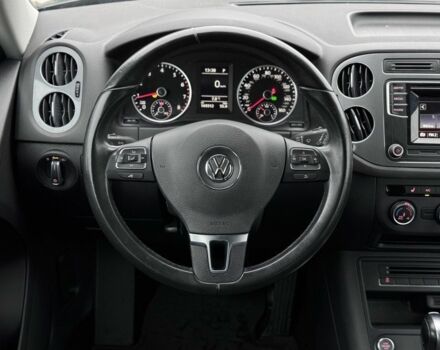 Серый Фольксваген Тигуан, объемом двигателя 2 л и пробегом 169 тыс. км за 12300 $, фото 3 на Automoto.ua