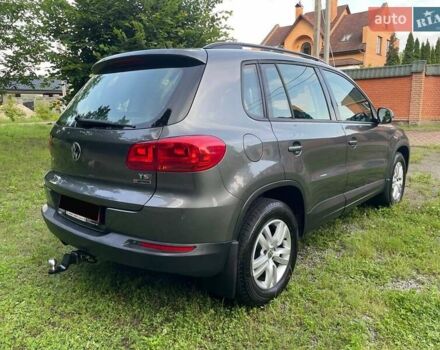 Сірий Фольксваген Тігуан, об'ємом двигуна 2 л та пробігом 133 тис. км за 13499 $, фото 5 на Automoto.ua