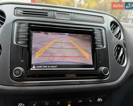 Серый Фольксваген Тигуан, объемом двигателя 2 л и пробегом 163 тыс. км за 15700 $, фото 59 на Automoto.ua