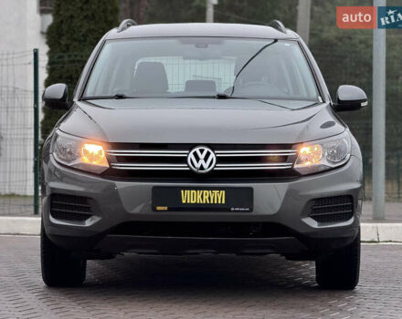 Серый Фольксваген Тигуан, объемом двигателя 2 л и пробегом 169 тыс. км за 12300 $, фото 2 на Automoto.ua